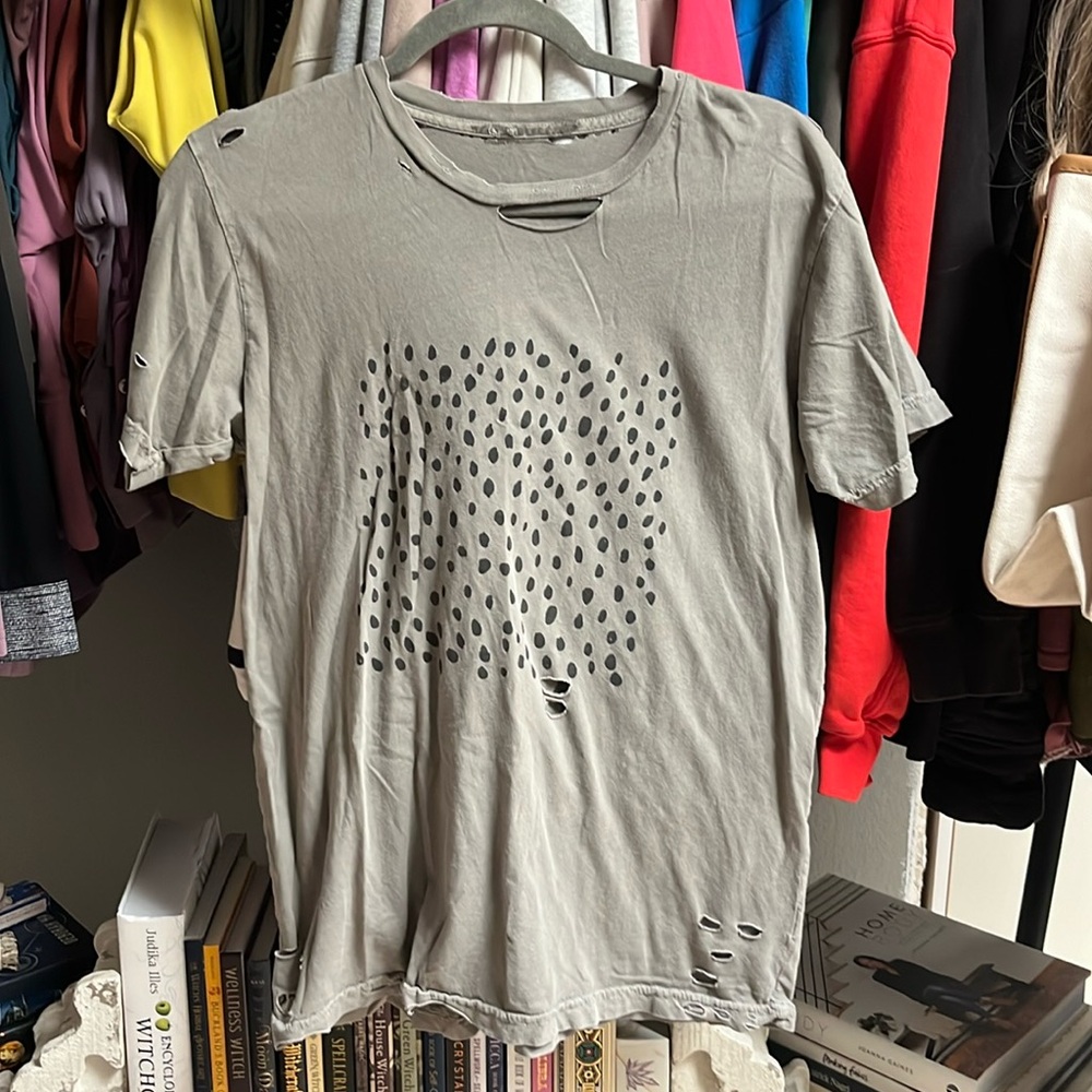 Vici T-shirt, size medium
